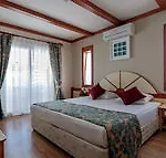 Ξενοδοχείο Alaiye Kleopatra 4*