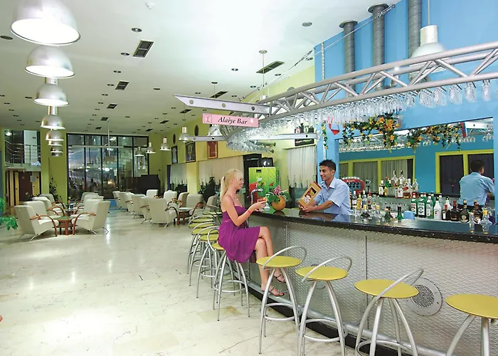 阿雷耶克娄巴特拉公寓酒店 4* 阿拉尼亚